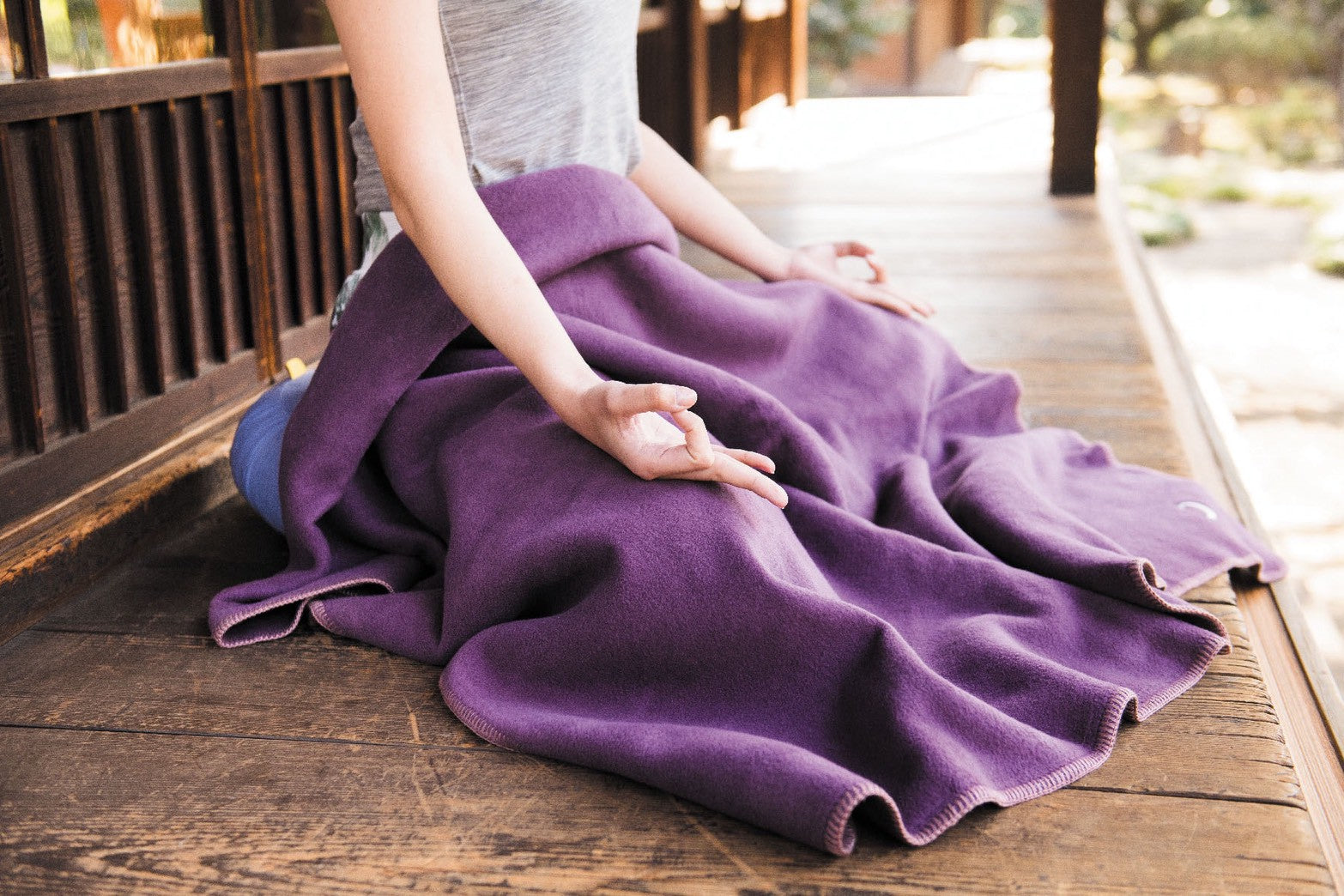 ヨガブランケットのやさしい重みのイメージ
