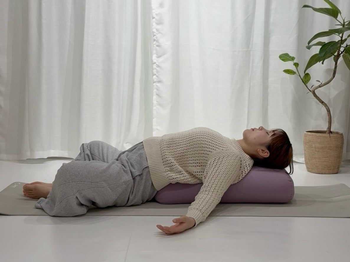 バッタコナーサナの写真